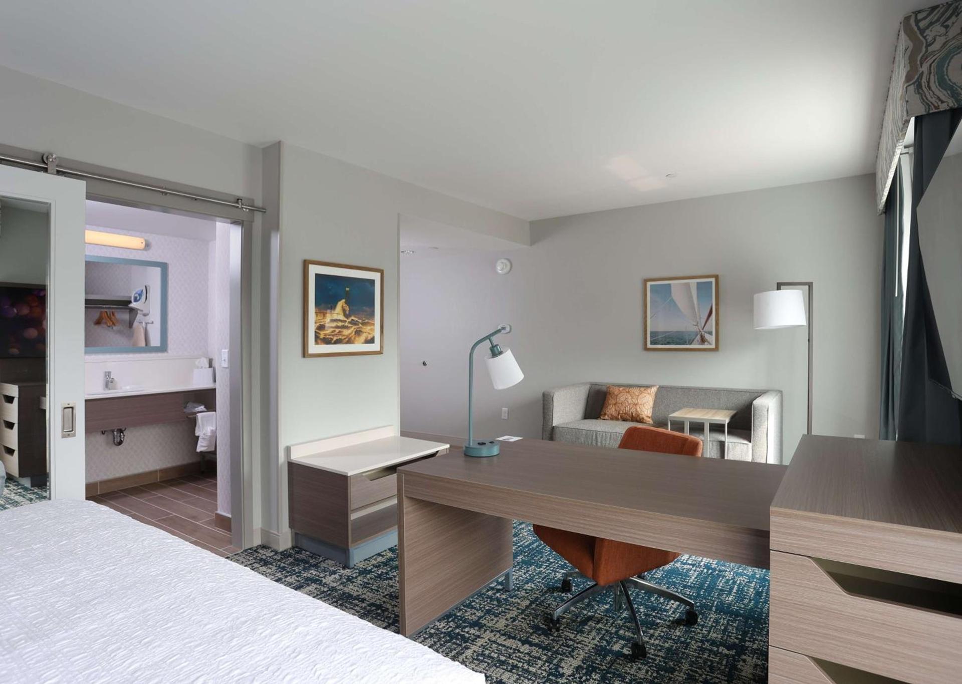 Hampton Inn & Suites Manistee, Mi photo 36