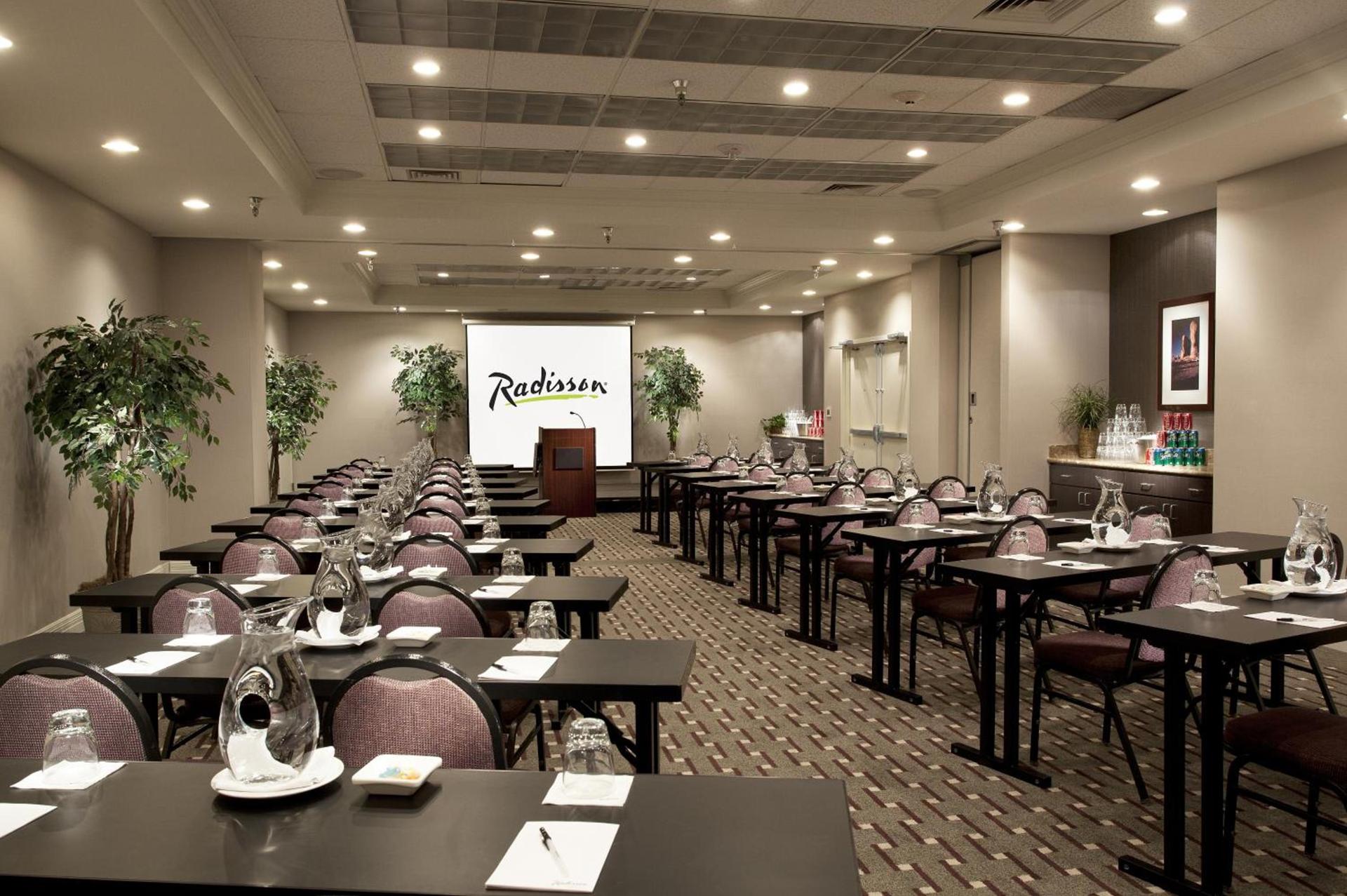 Radisson Hotel Phoenix Airport photo 34