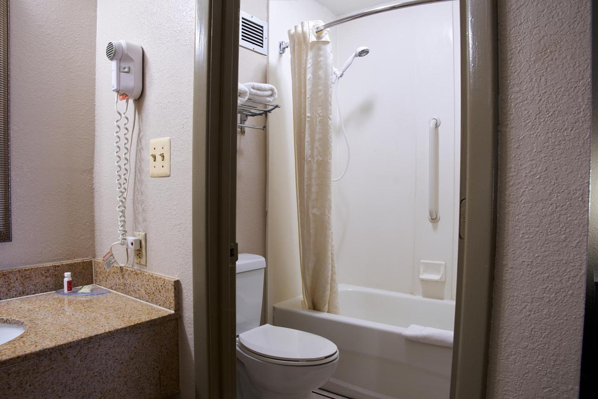 Super 8 by Wyndham Garysburg/Roanoke Rapids photo 32
