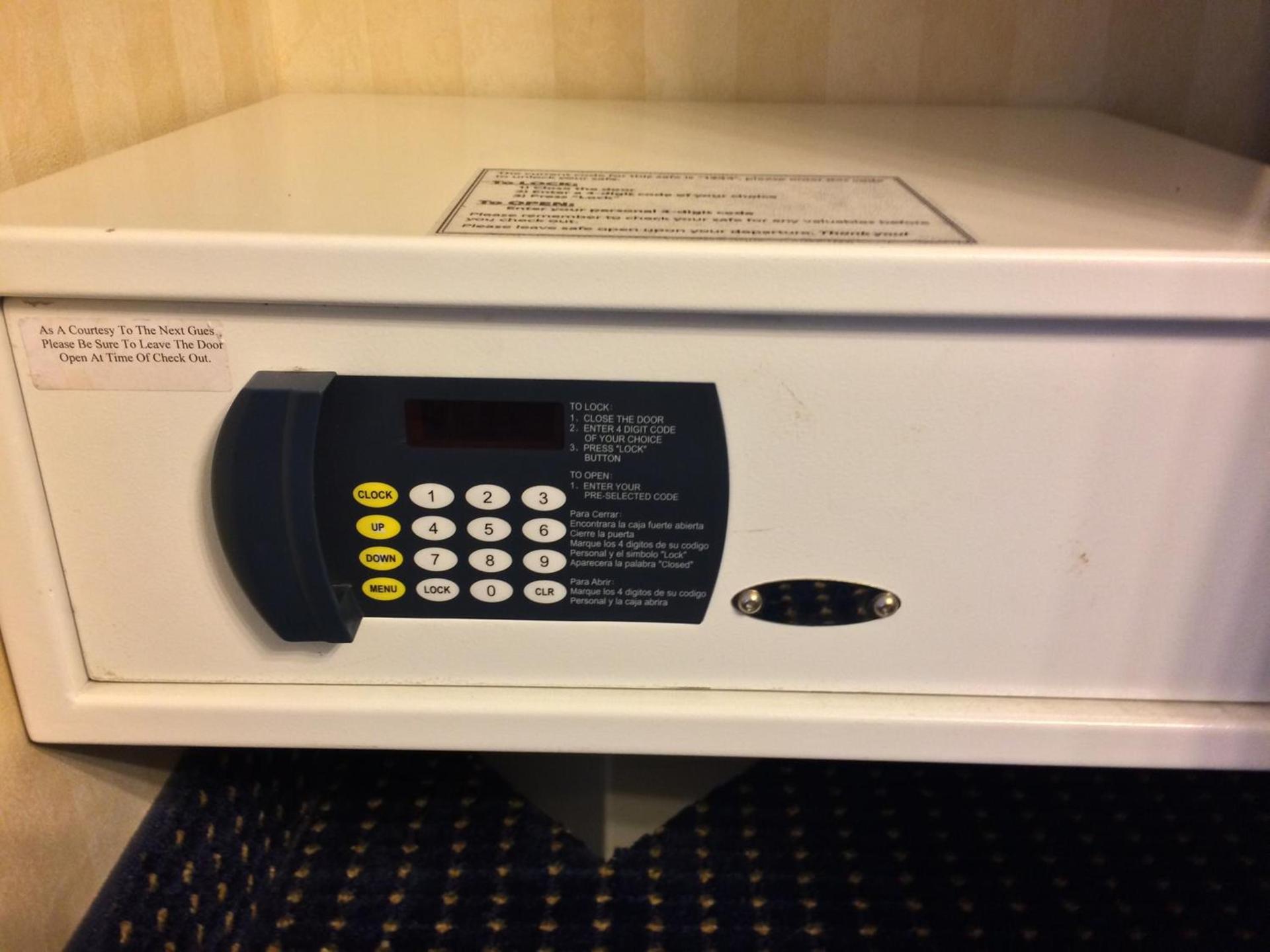 Hotel Pentagon photo 29