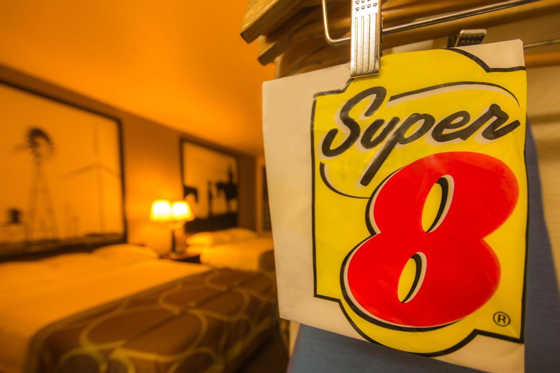 Super 8 by Wyndham Oklahoma Airport Fairgrounds West photo 18
