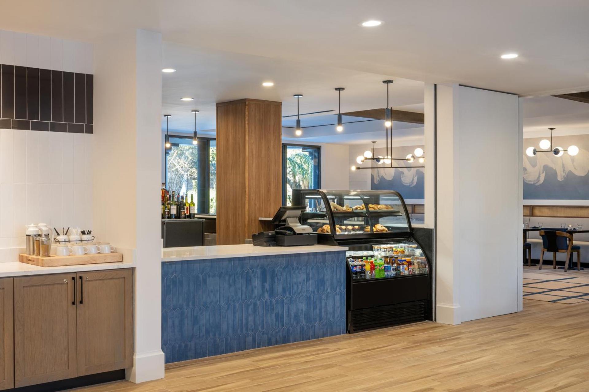 Delta Hotels by Marriott Jacksonville Deerwood photo 7