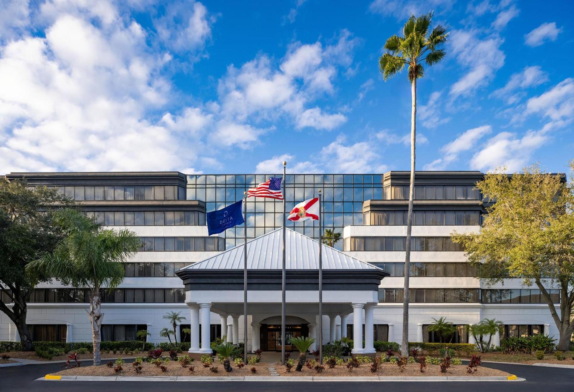Delta Hotels by Marriott Jacksonville Deerwood photo 3