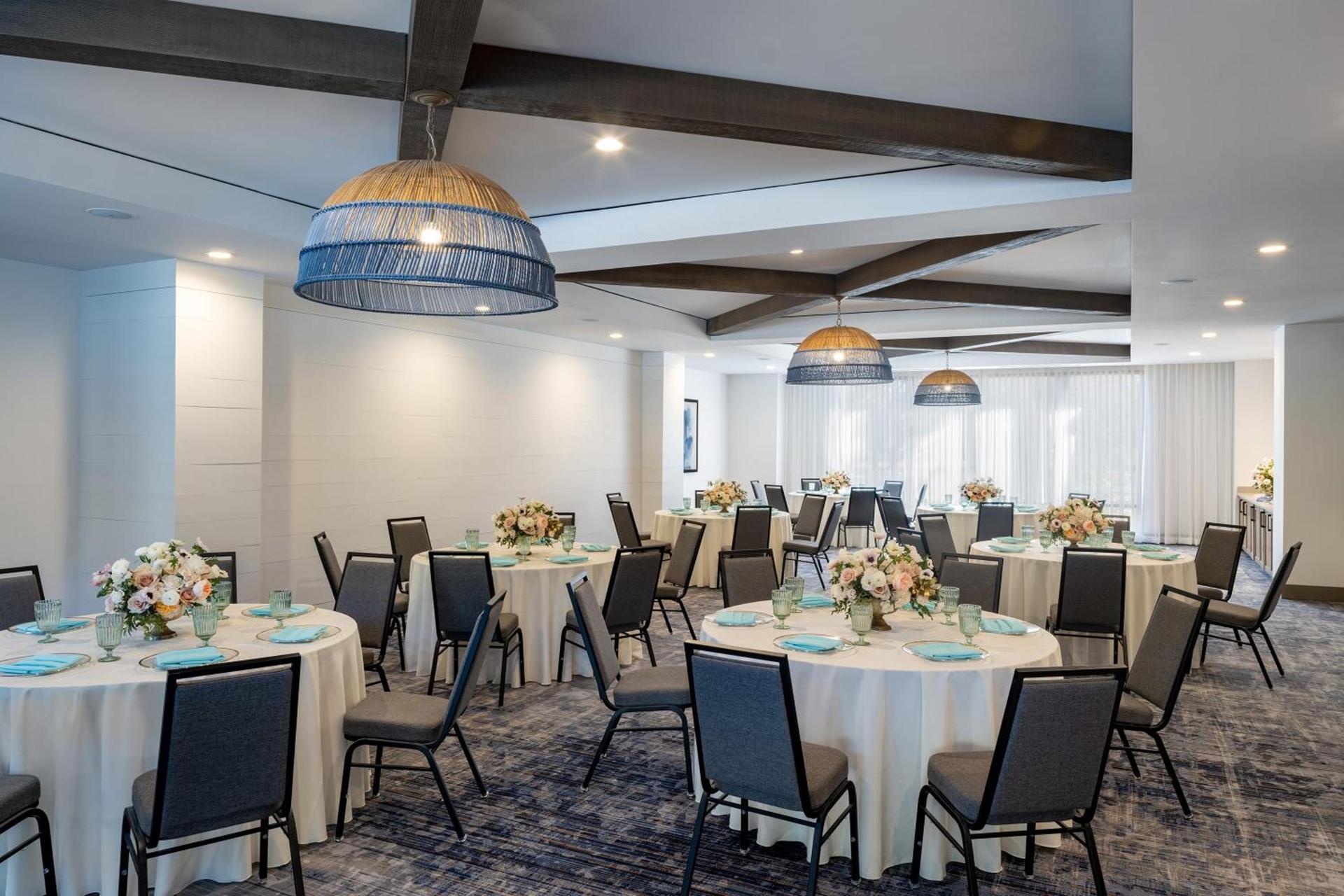 Delta Hotels by Marriott Jacksonville Deerwood photo 14