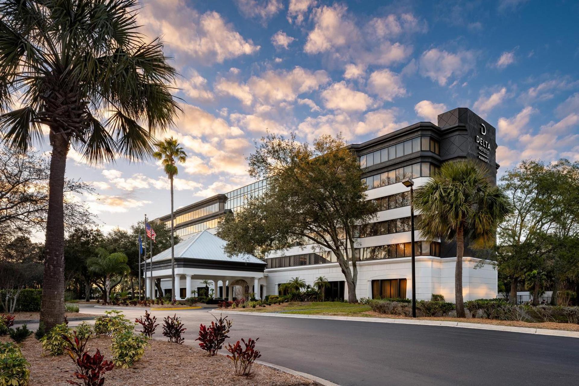 Delta Hotels by Marriott Jacksonville Deerwood photo 2