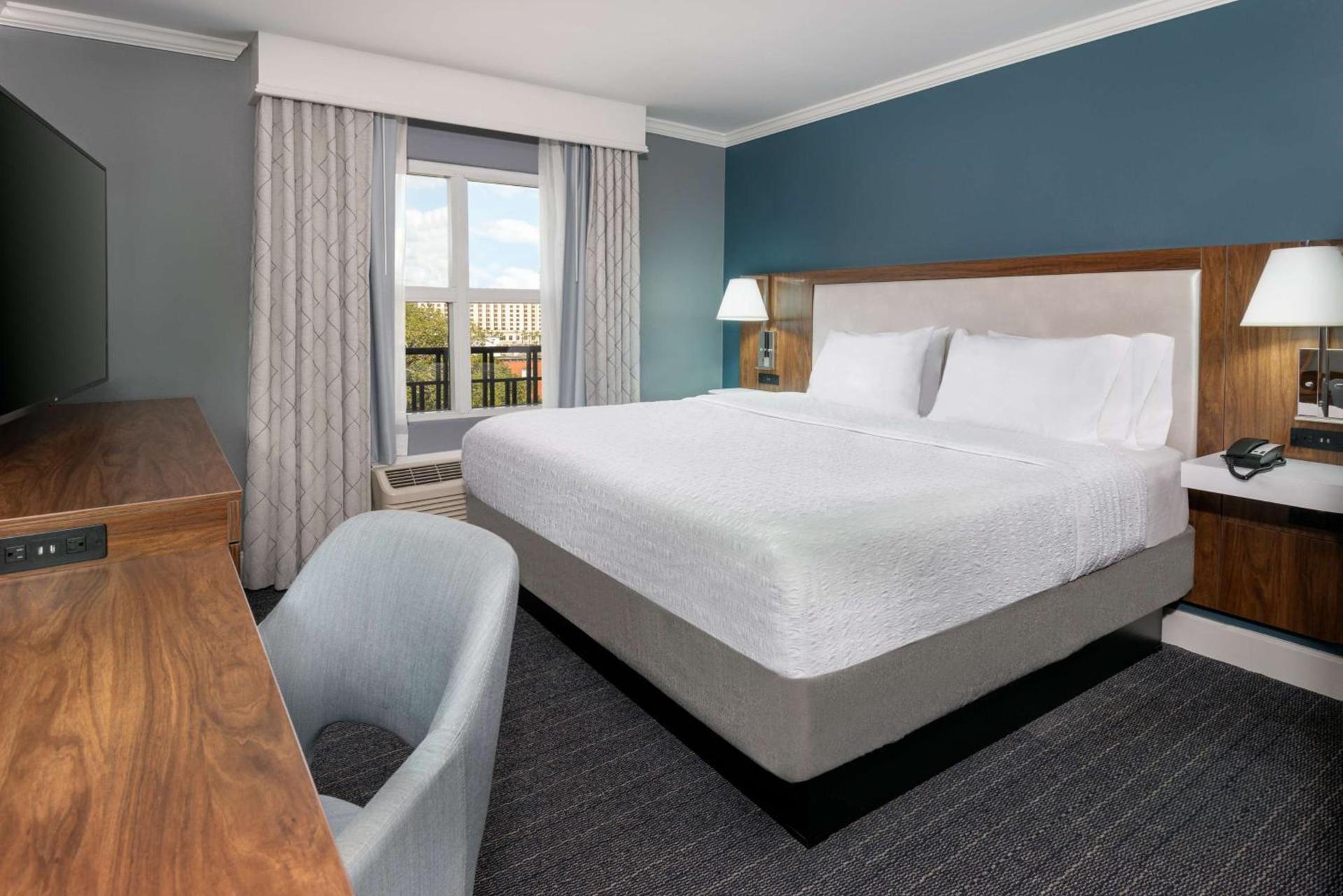 Hampton Inn Savannah Historic District photo 36