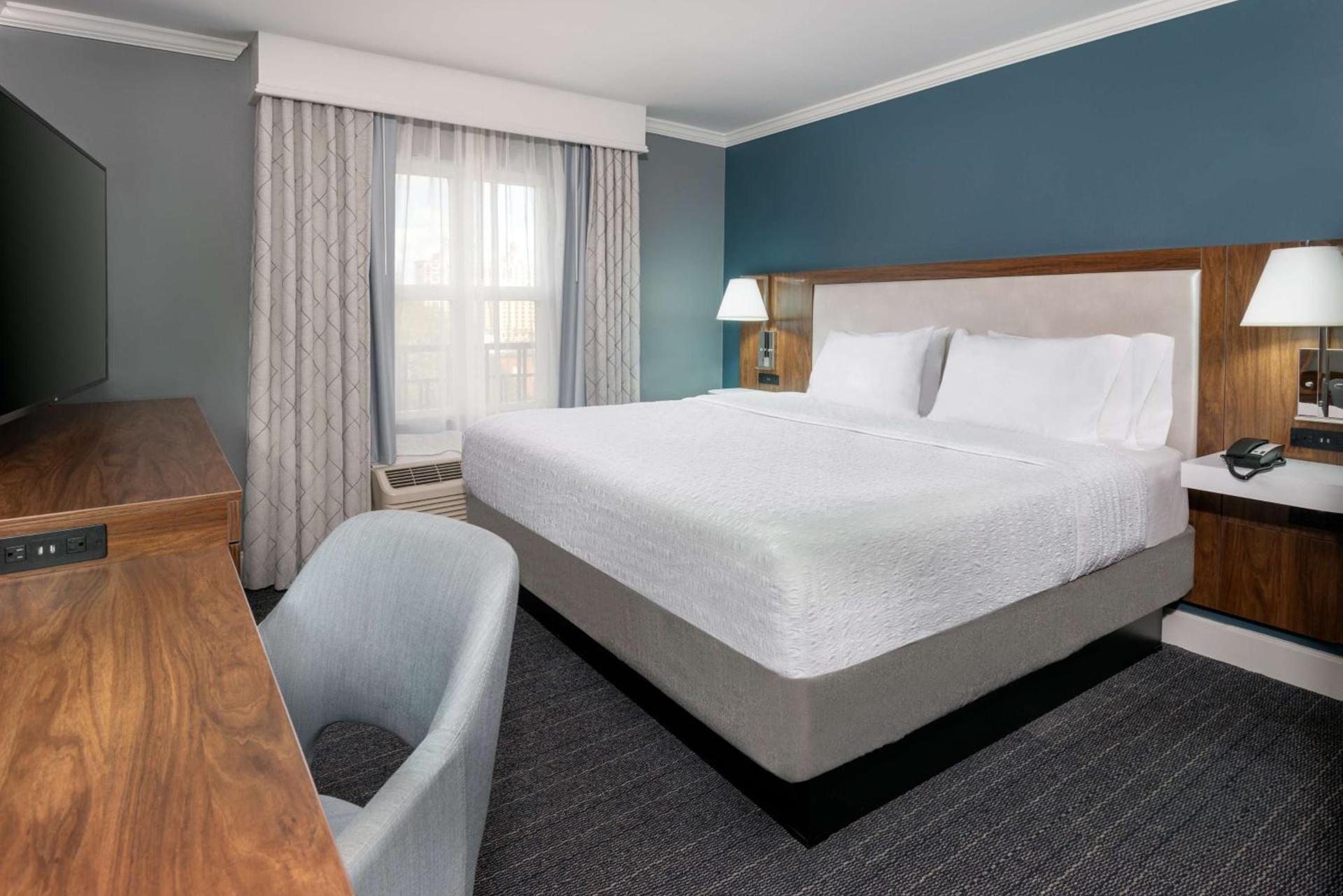 Hampton Inn Savannah Historic District photo 38