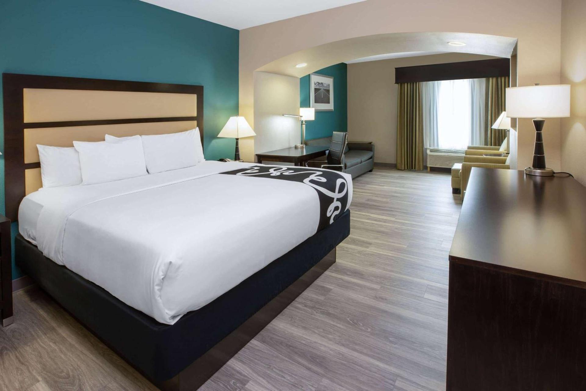 La Quinta Inn & Suites by Wyndham Durant photo 3