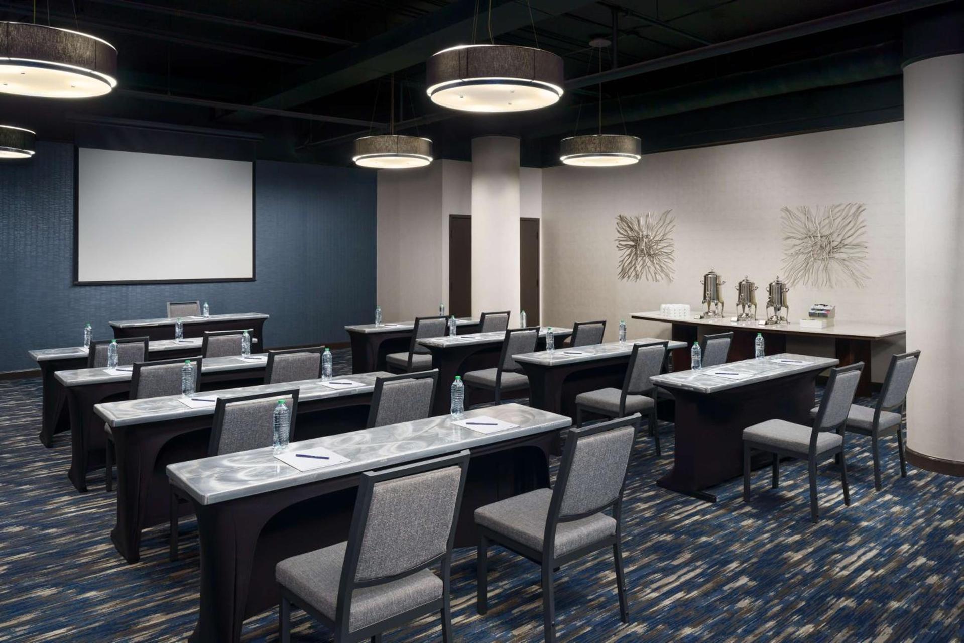 DoubleTree by Hilton Charlotte City Center photo 52