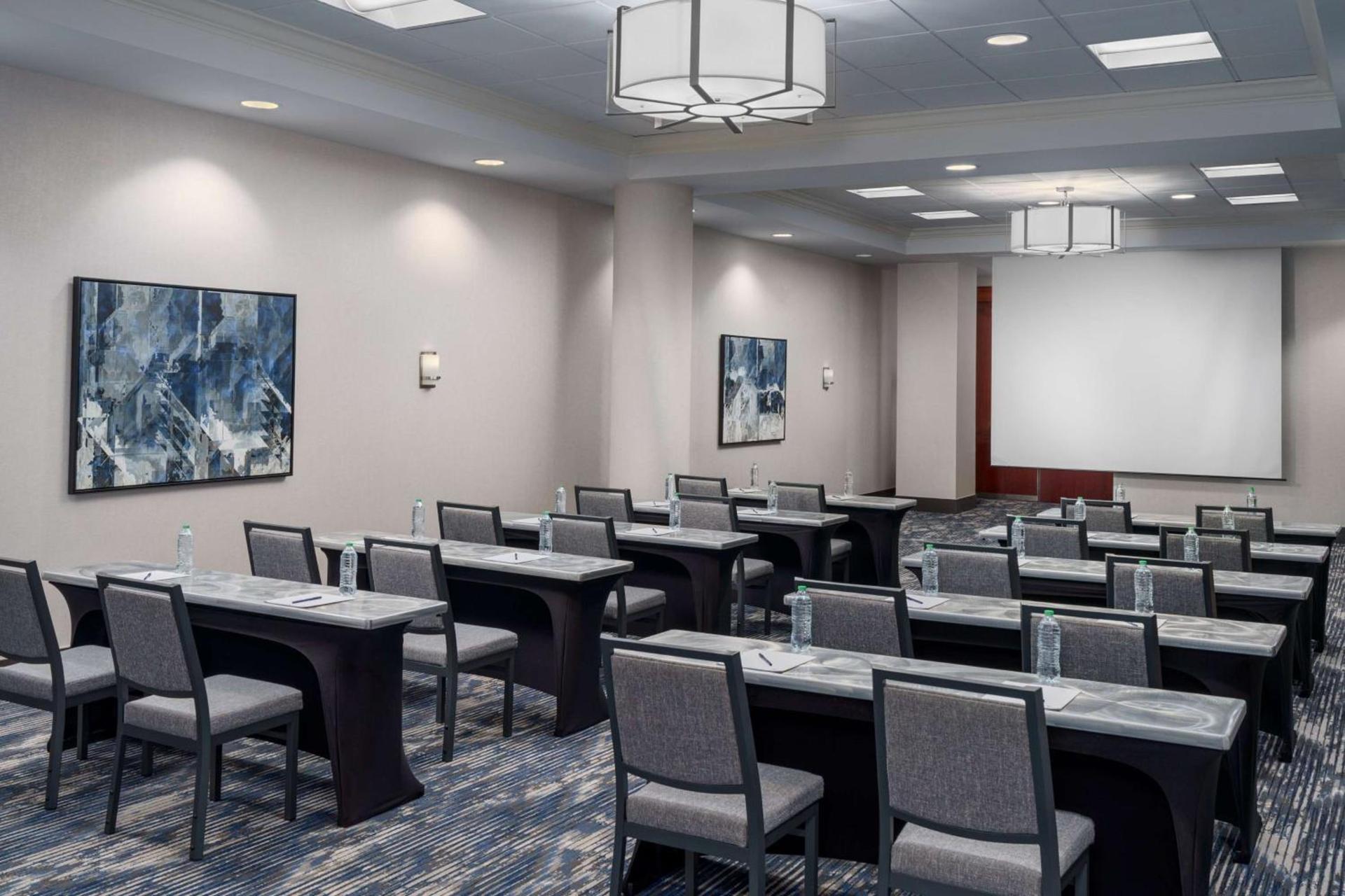 DoubleTree by Hilton Charlotte City Center photo 57
