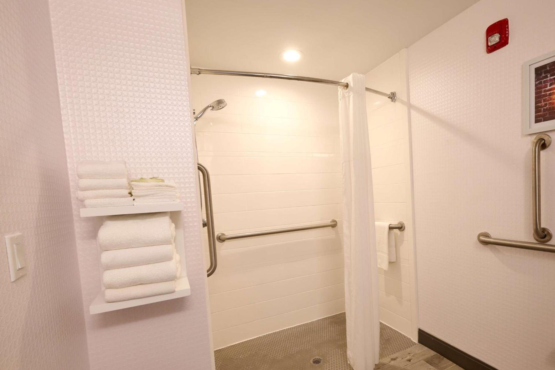 Hampton Inn Flemington photo 6