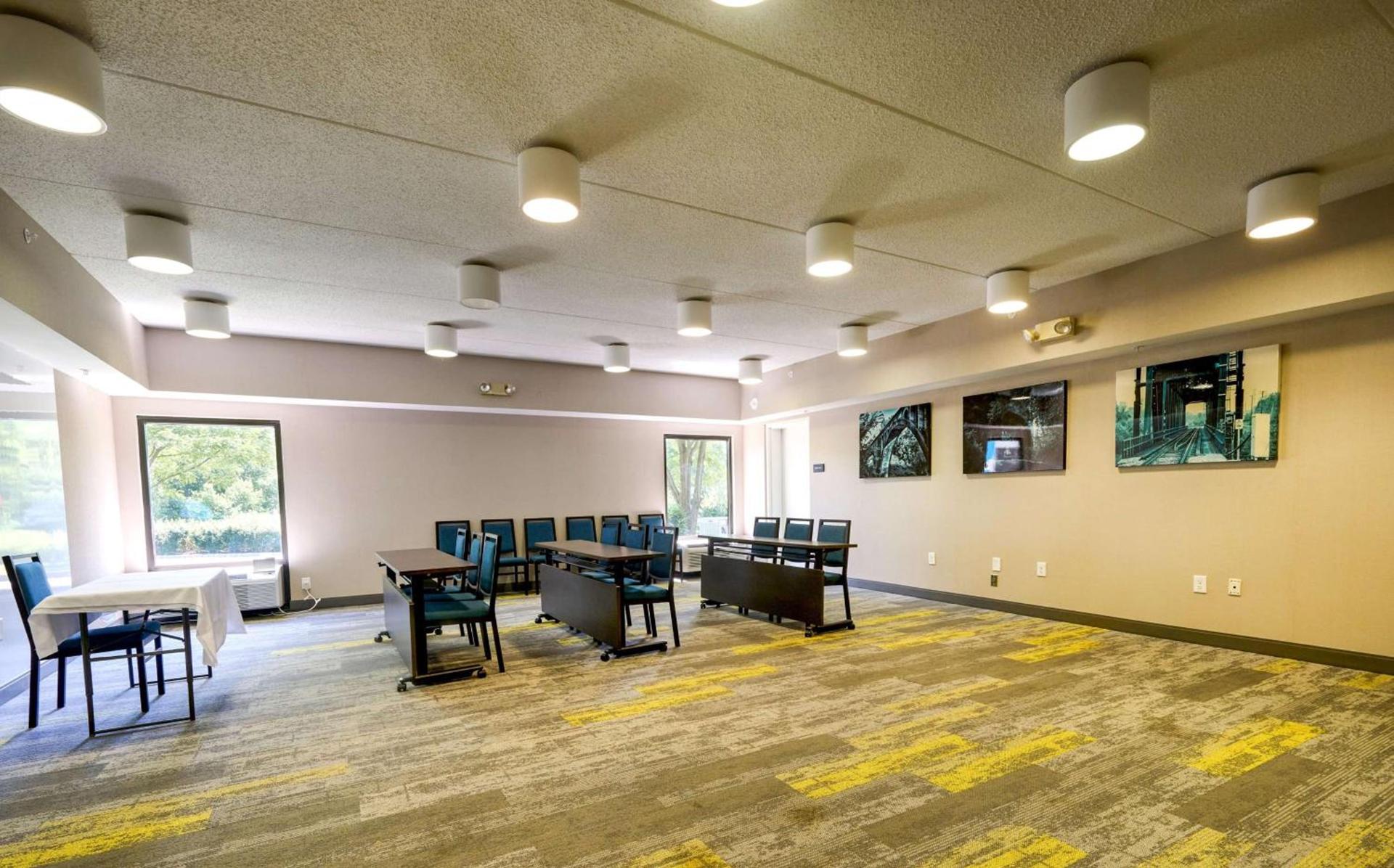 Hampton Inn Flemington photo 11