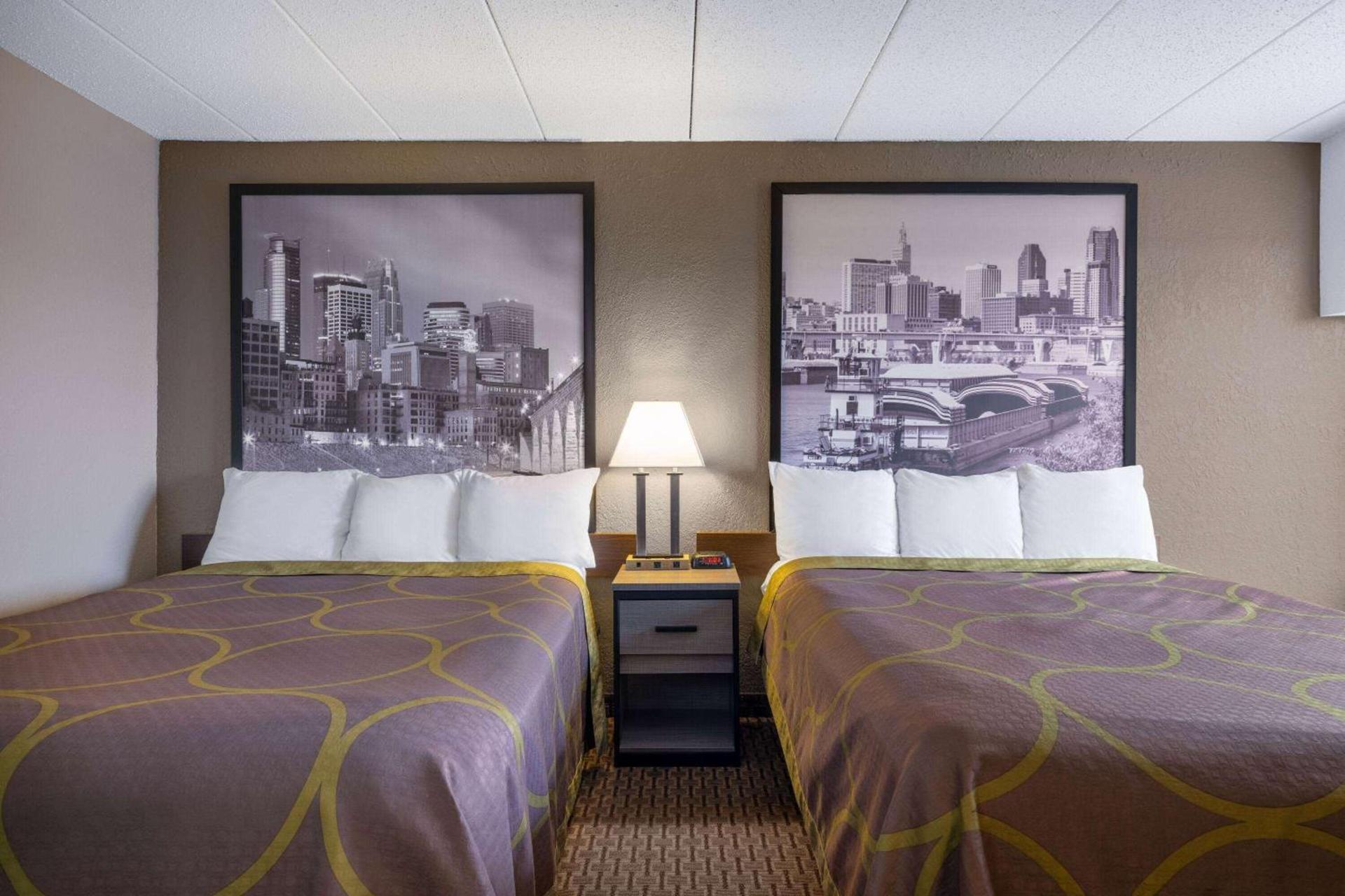 Super 8 by Wyndham Owatonna photo 16