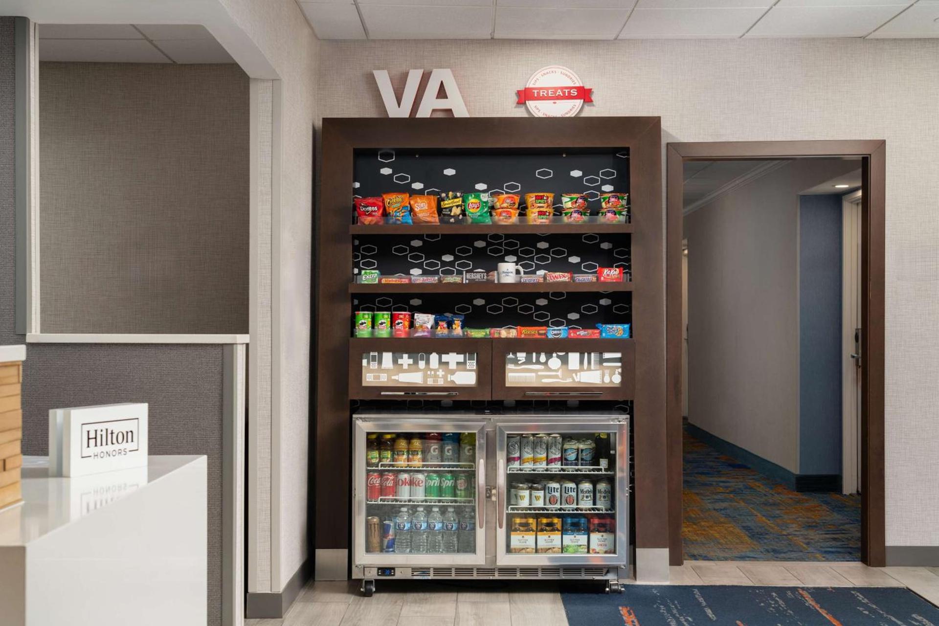 Hampton Inn Fairfax City photo 6