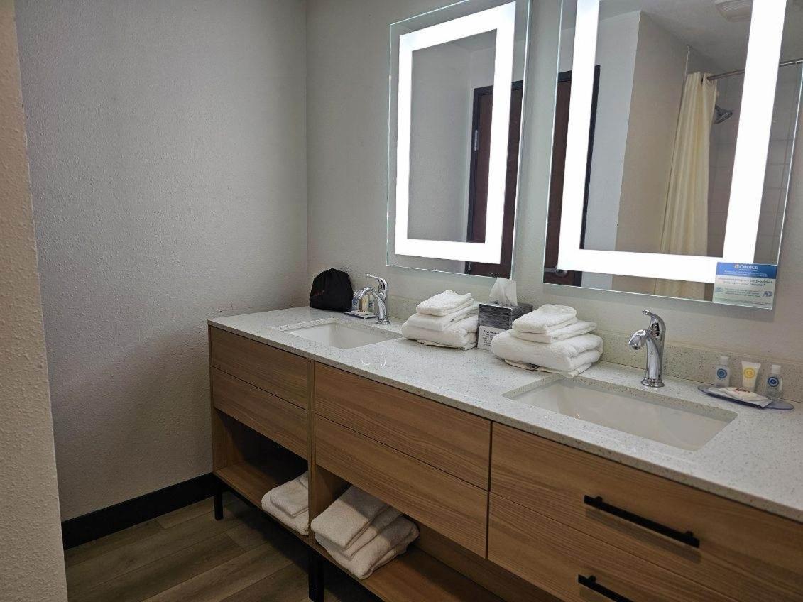 Comfort Suites Cheyenne photo 52
