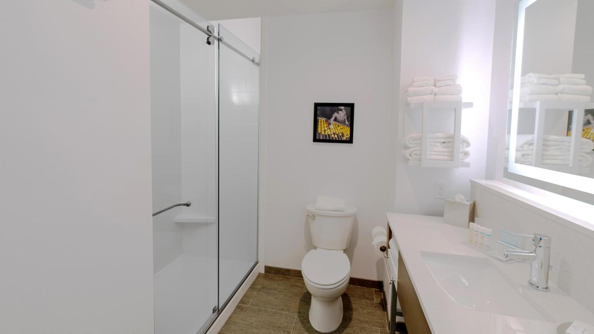 Hampton Inn Riverside Downtown Convention Center photo 25