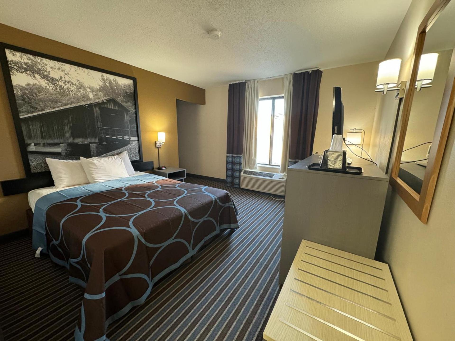Super 8 by Wyndham Columbia Clark Lane photo 38