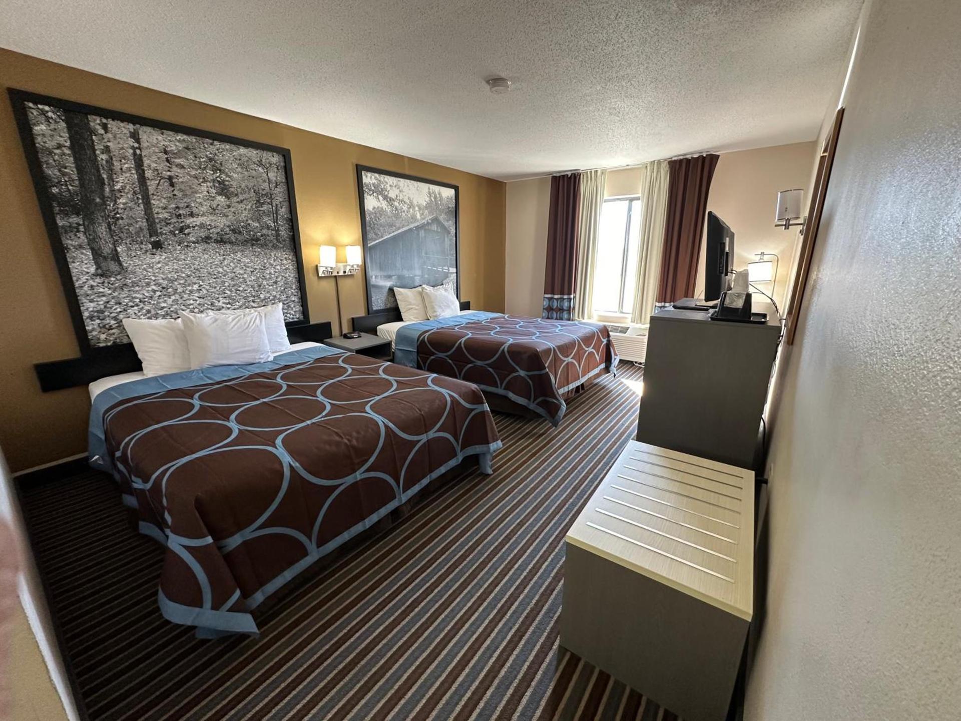 Super 8 by Wyndham Columbia Clark Lane photo 43