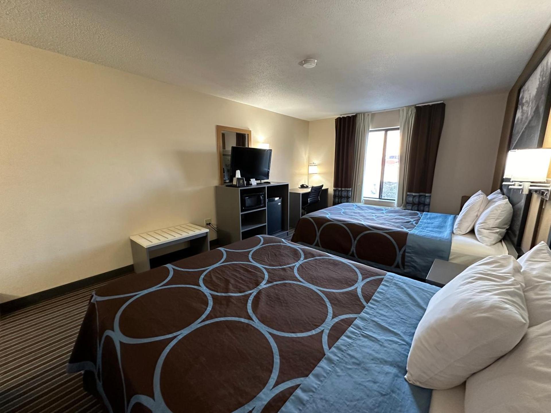 Super 8 by Wyndham Columbia Clark Lane photo 45