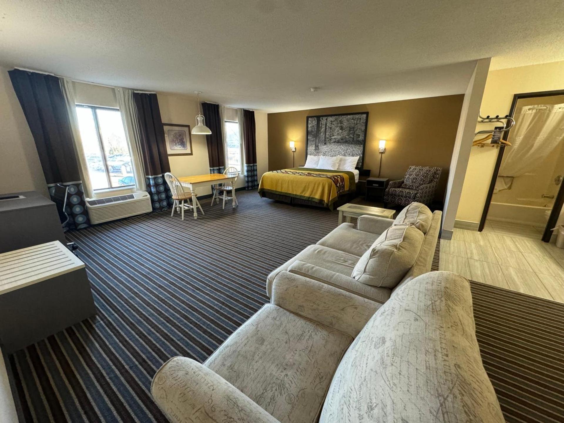 Super 8 by Wyndham Columbia Clark Lane photo 47