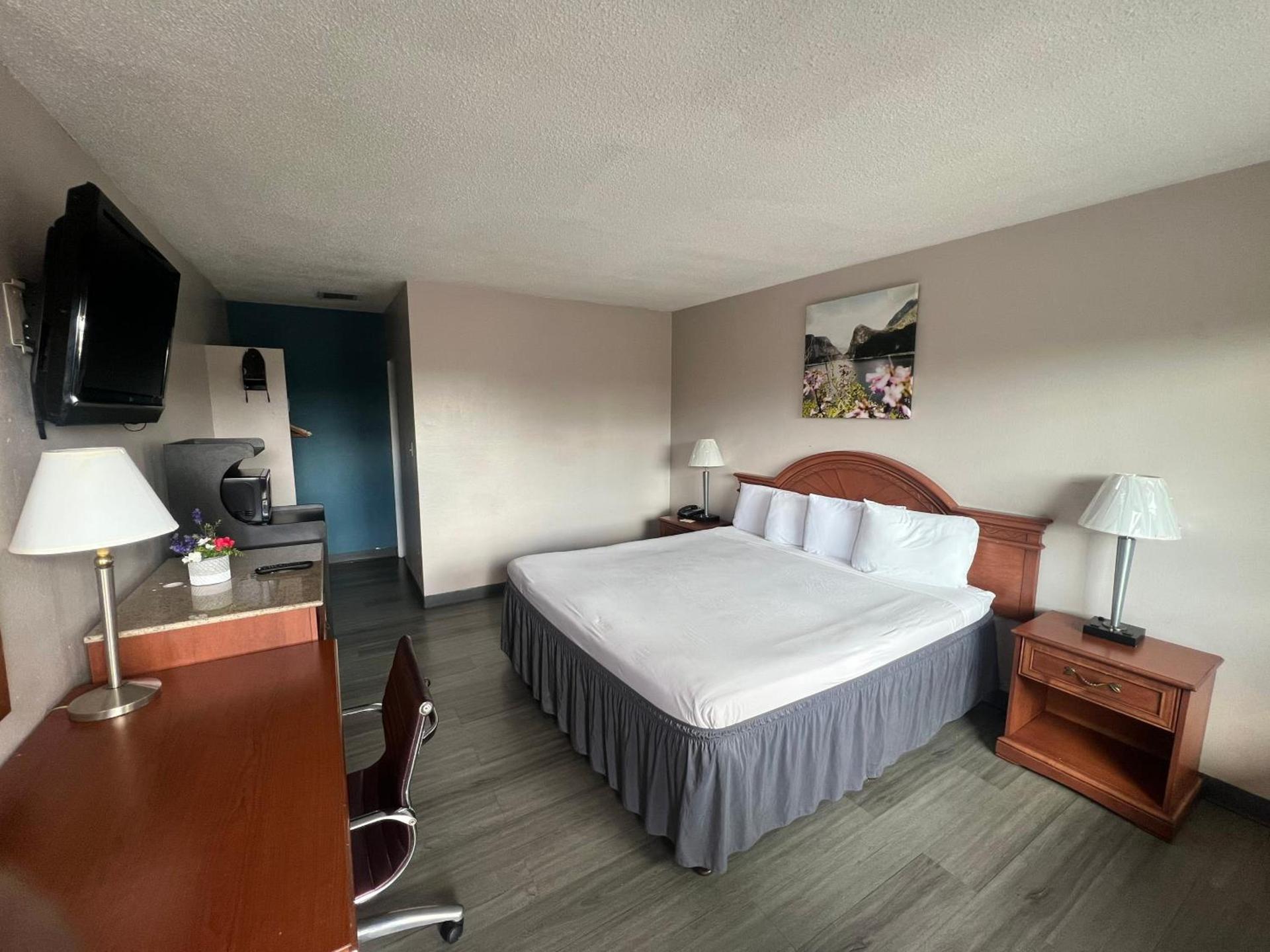 Days Inn by Wyndham Chico photo 16