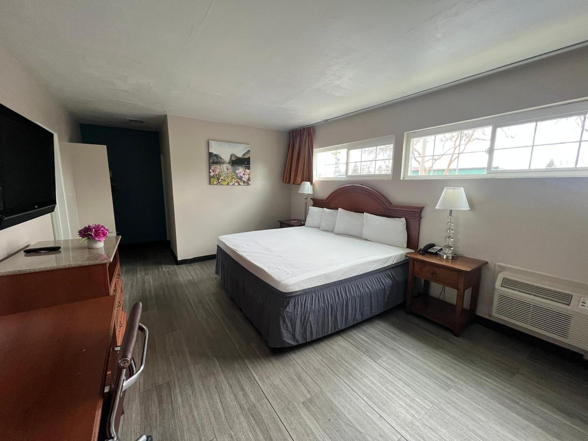 Days Inn by Wyndham Chico photo 5