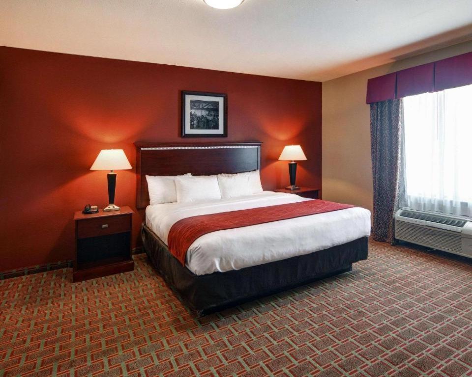 Comfort Suites Lake Worth photo 38