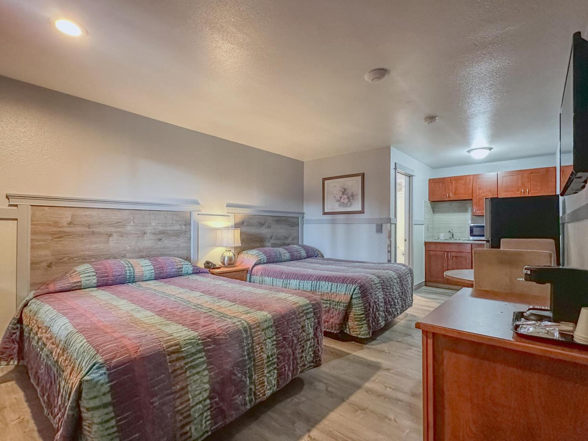 Emerald Best Motel photo 18