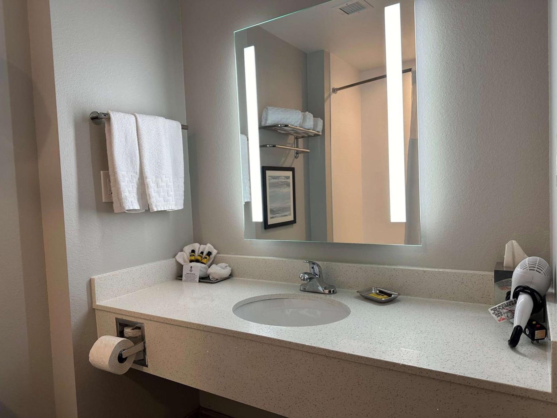 Best Western Plus Chandler photo 17