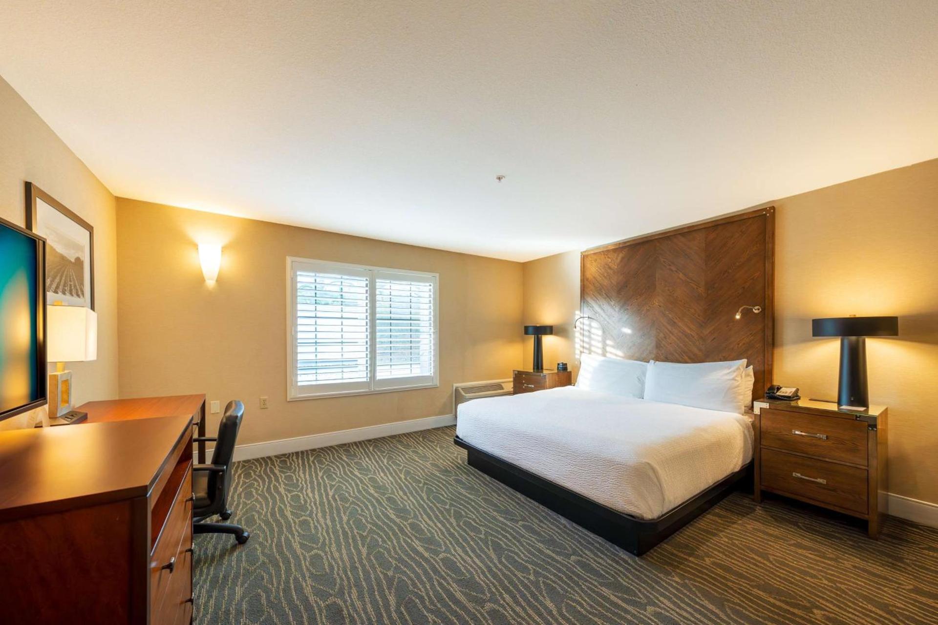 Best Western Plus Stevenson Manor photo 30