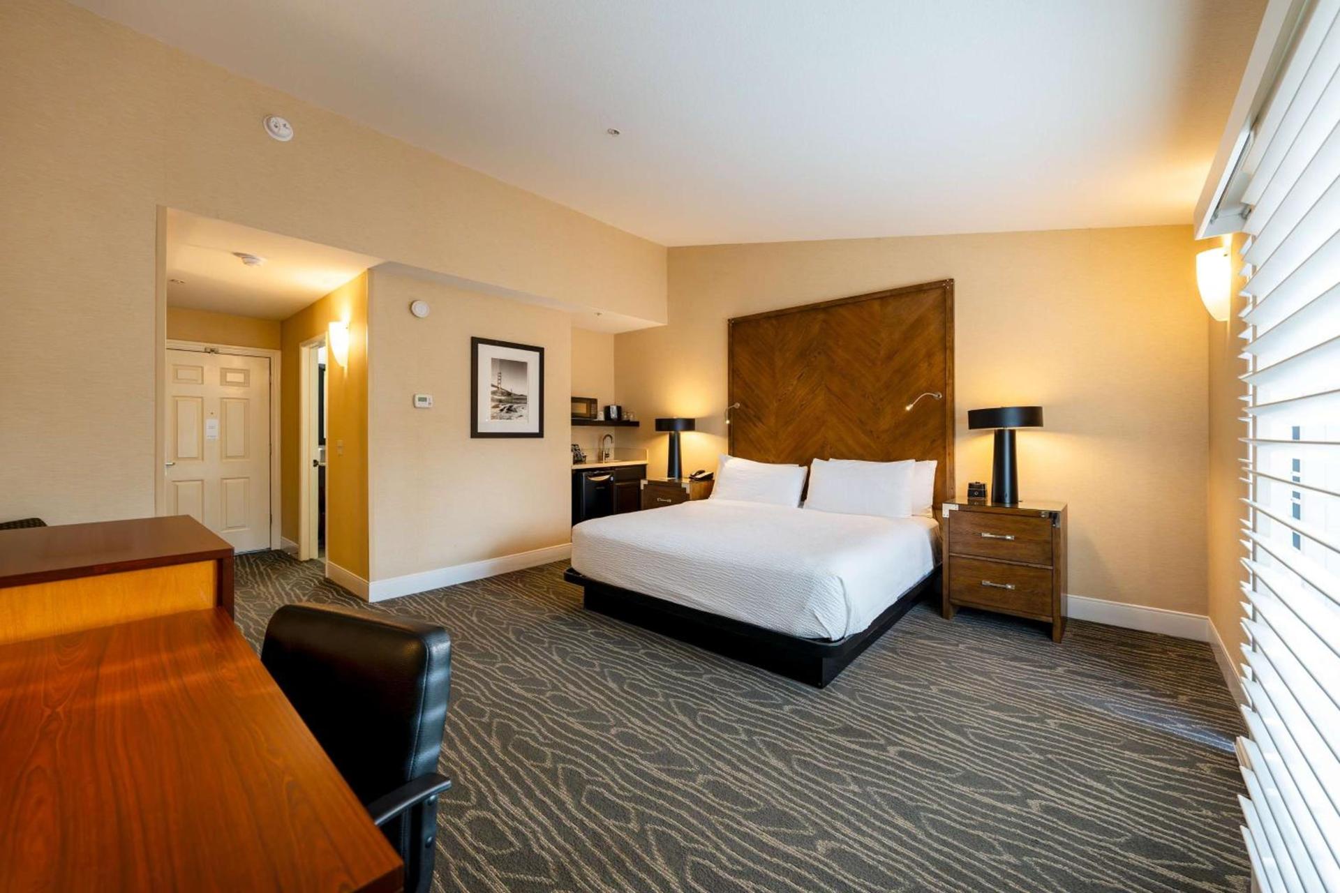 Best Western Plus Stevenson Manor photo 35