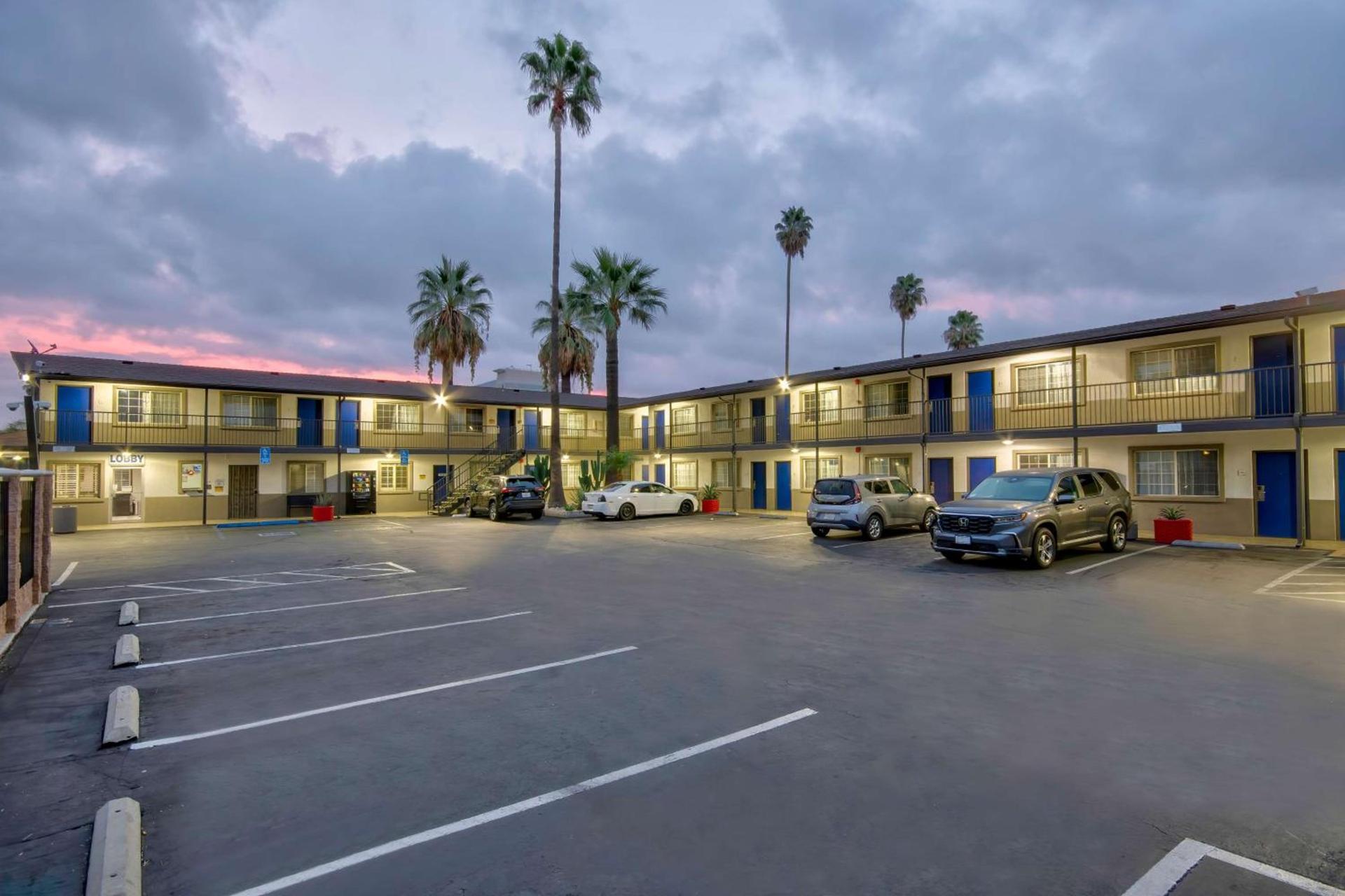 Studio 6 Suites San Bernardino, CA — hotel in San Bernardino