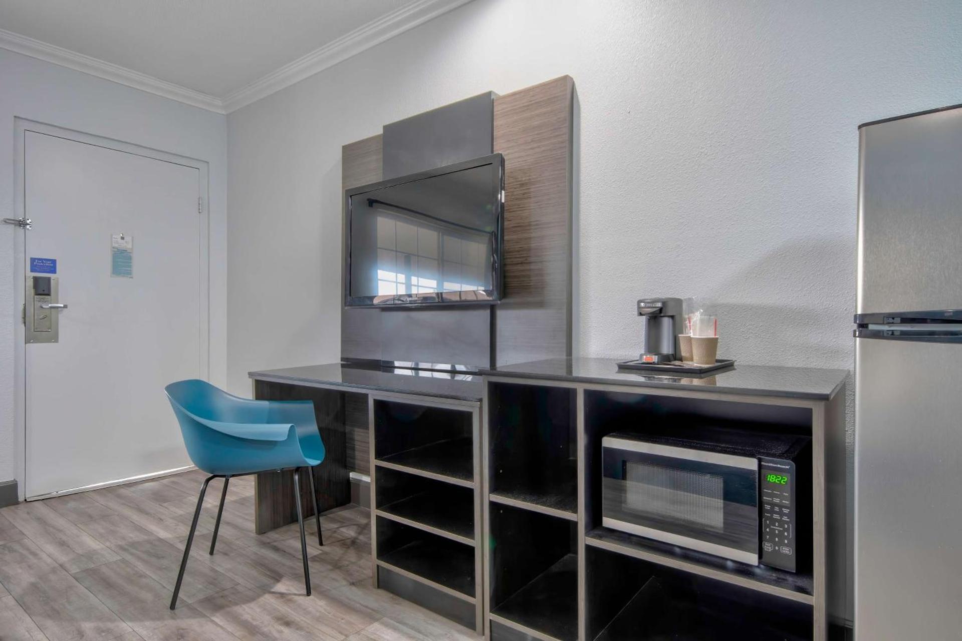 Studio 6 Suites San Bernardino, CA photo 17