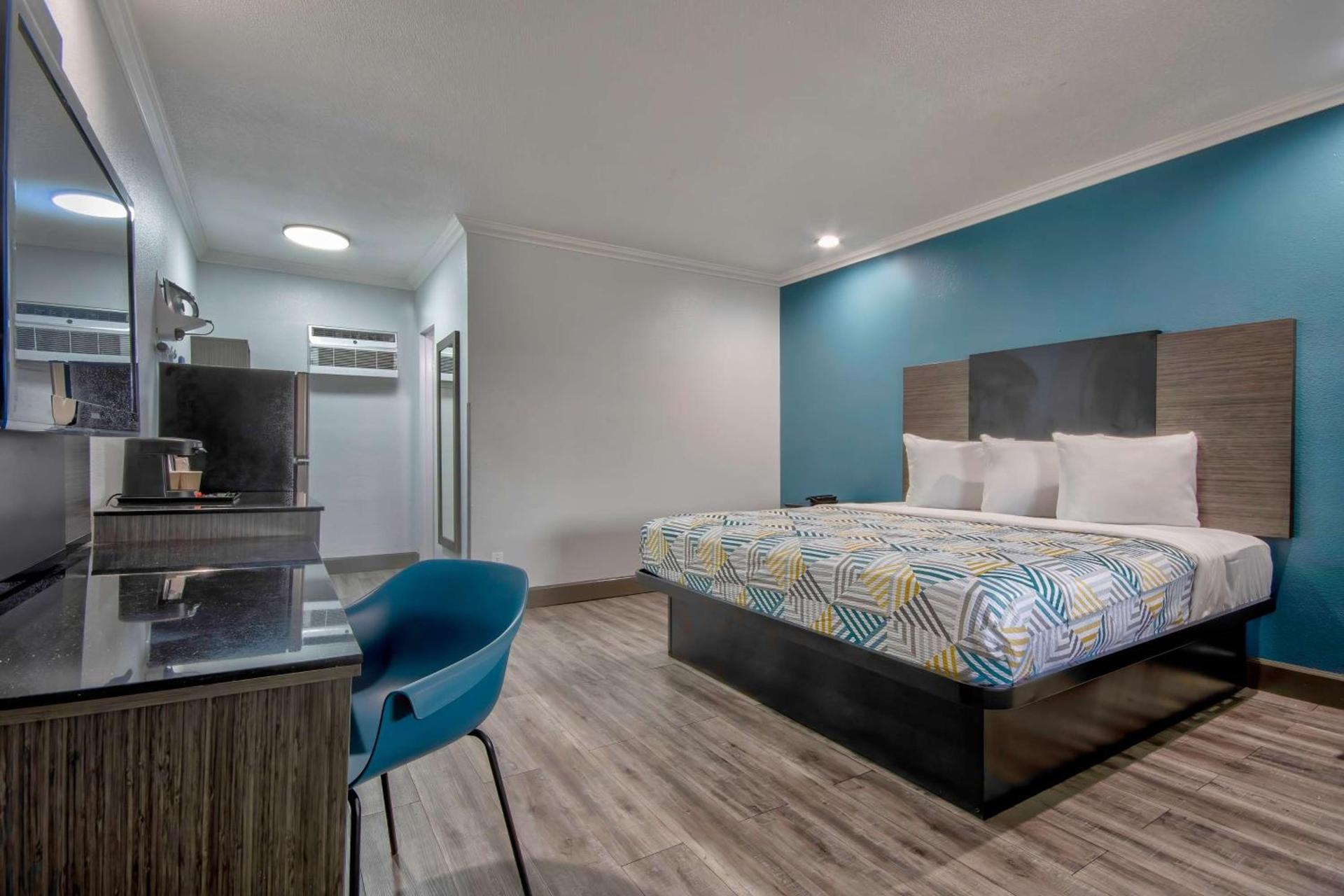 Studio 6 Suites San Bernardino, CA photo 18