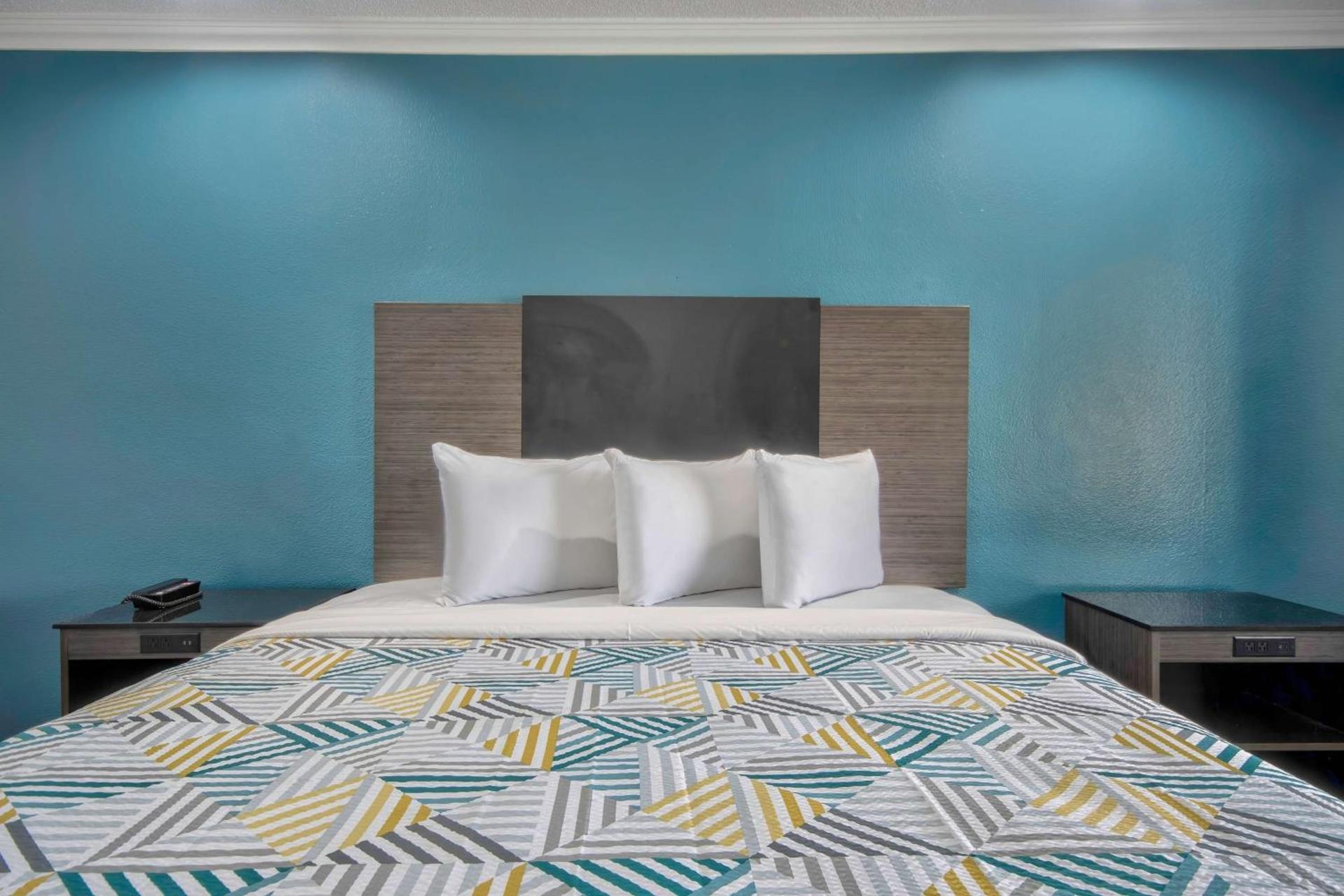 Studio 6 Suites San Bernardino, CA photo 20