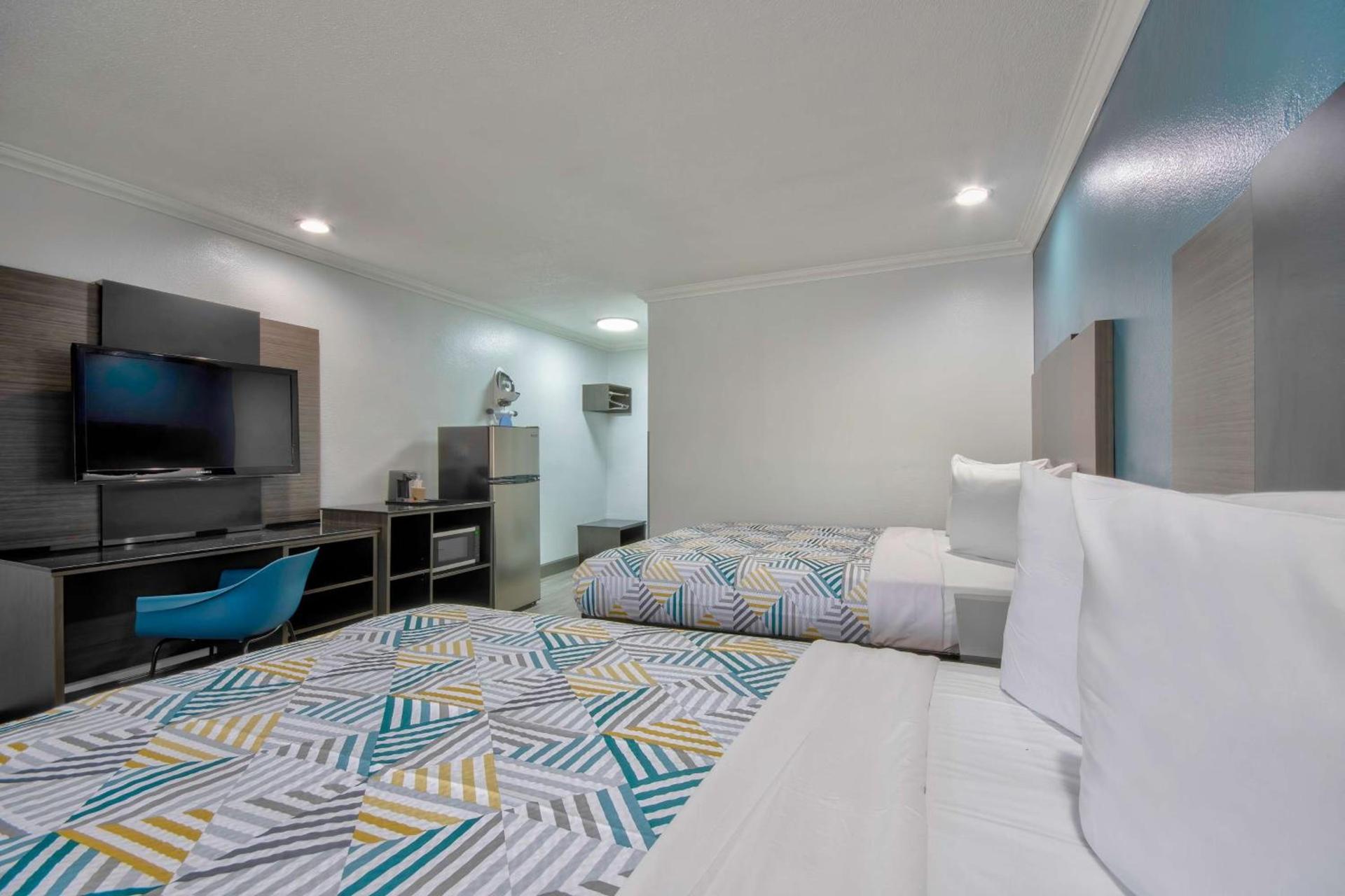 Studio 6 Suites San Bernardino, CA photo 28