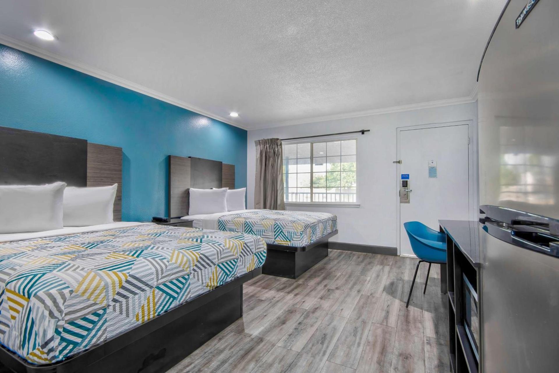 Studio 6 Suites San Bernardino, CA photo 30