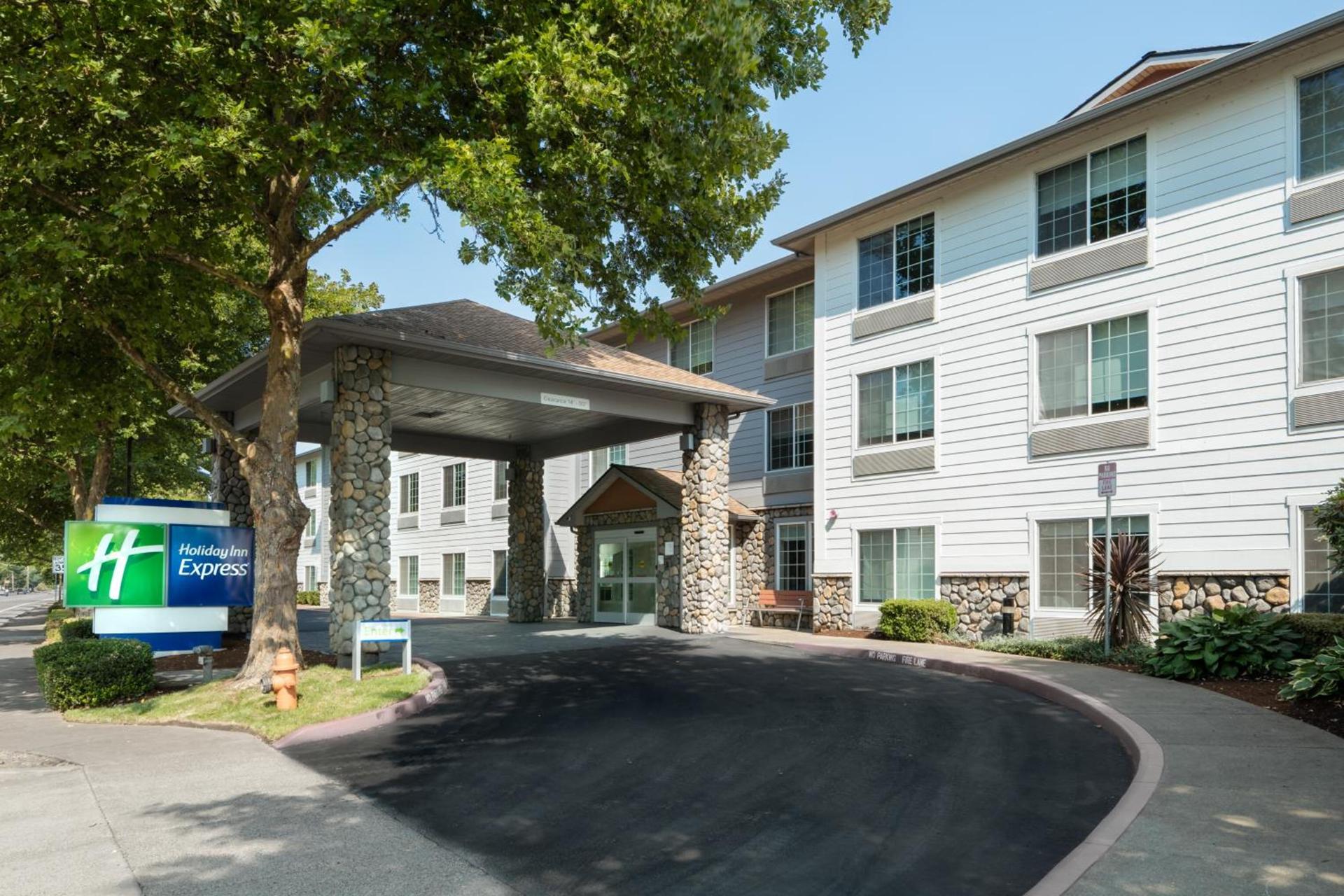 Holiday Inn Express Corvallis-On the River by IHG photo 2