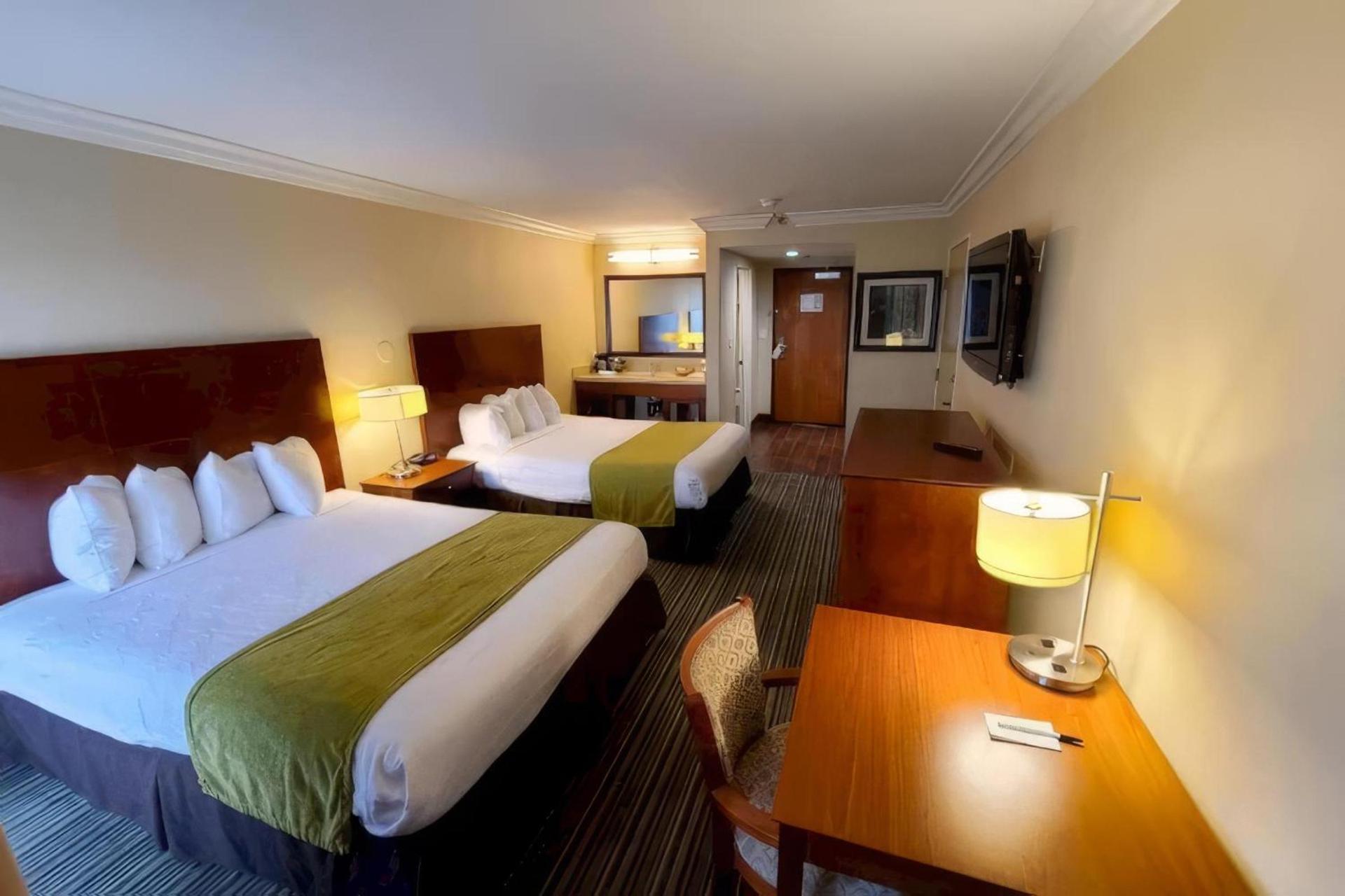 Huntington Beach Inn photo 54