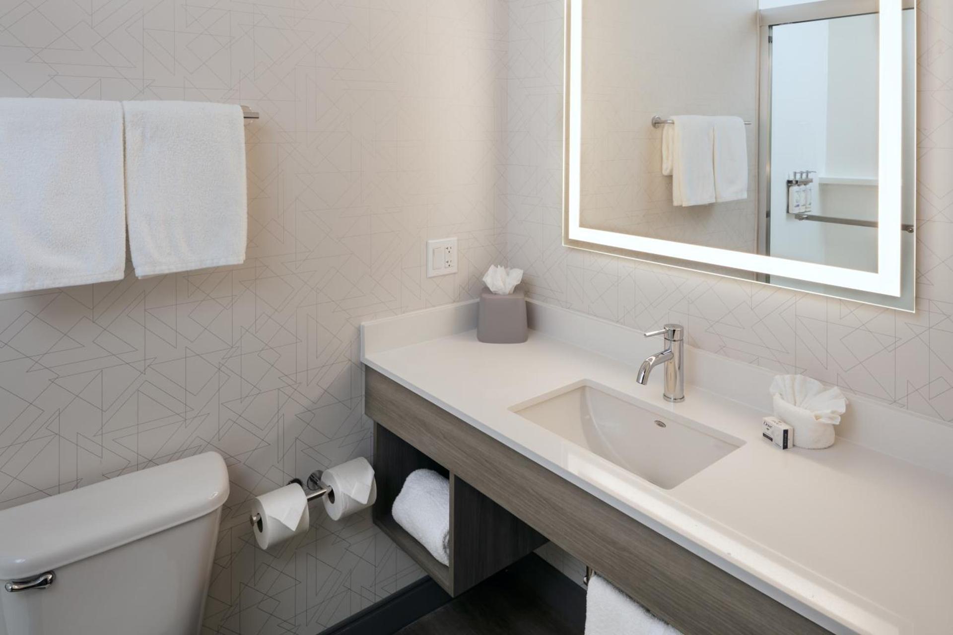 Holiday Inn Express Corvallis-On the River by IHG photo 6