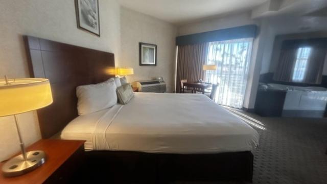 Huntington Beach Inn photo 59