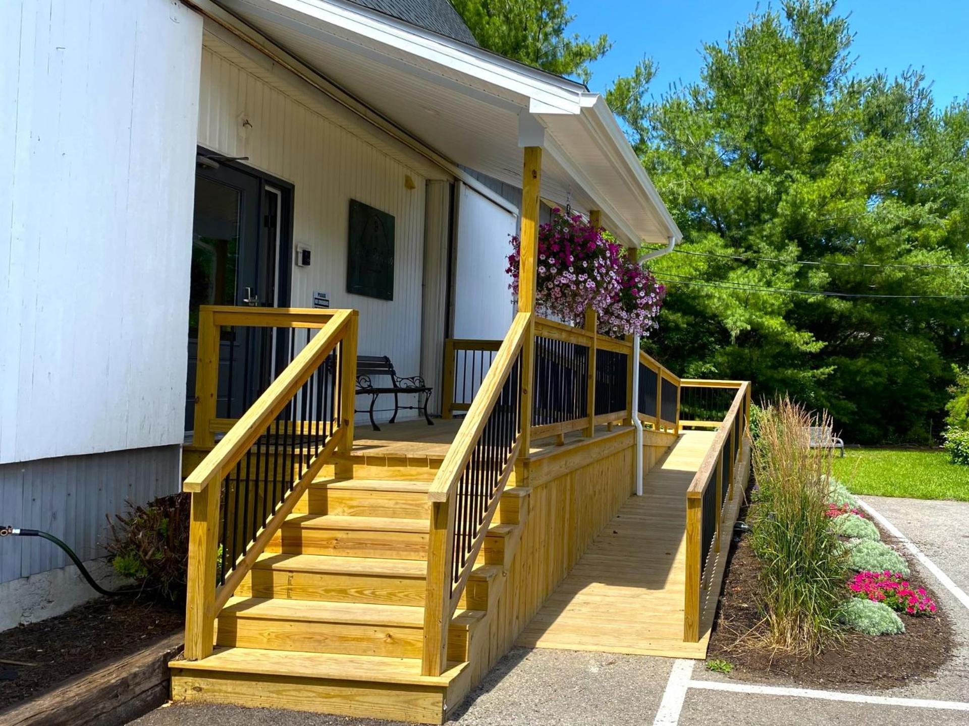Lake Ontario Motel & Inn photo 2