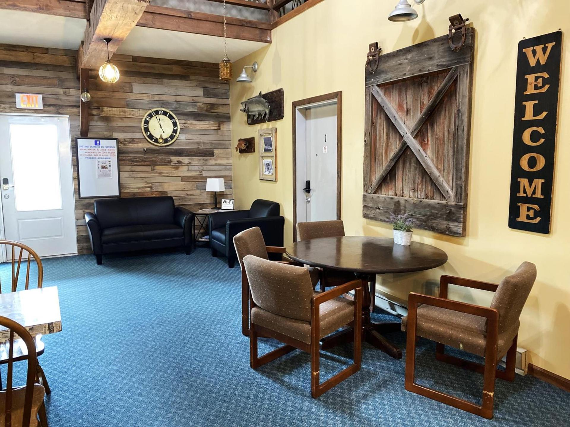Lake Ontario Motel & Inn photo 3