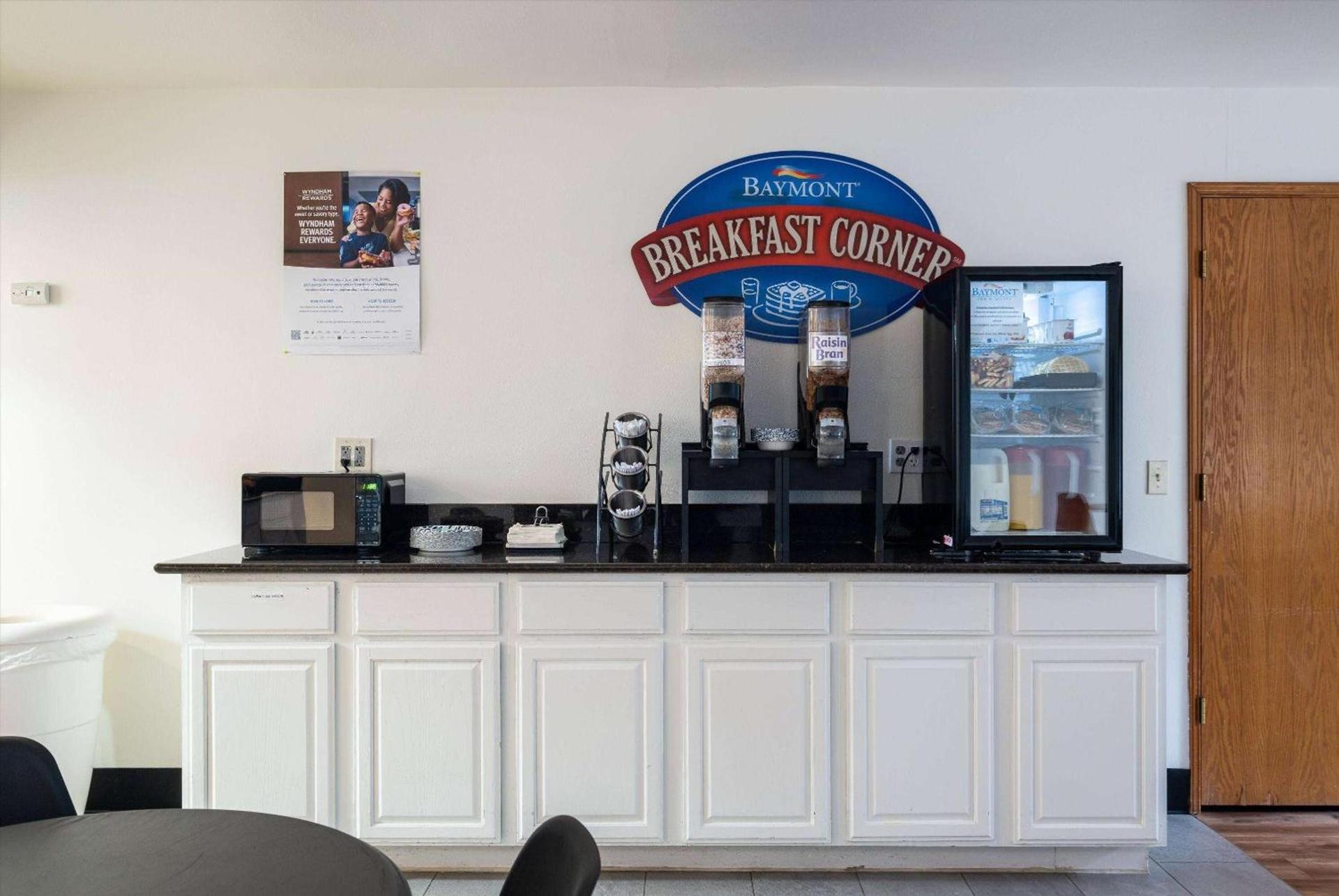 Baymont INN & Suites by Wyndham photo 10