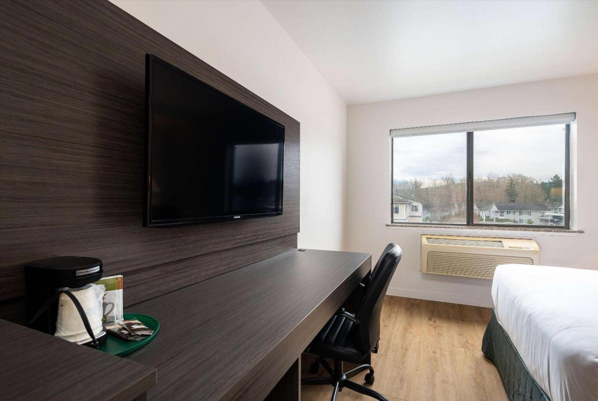 Baymont INN & Suites by Wyndham photo 11