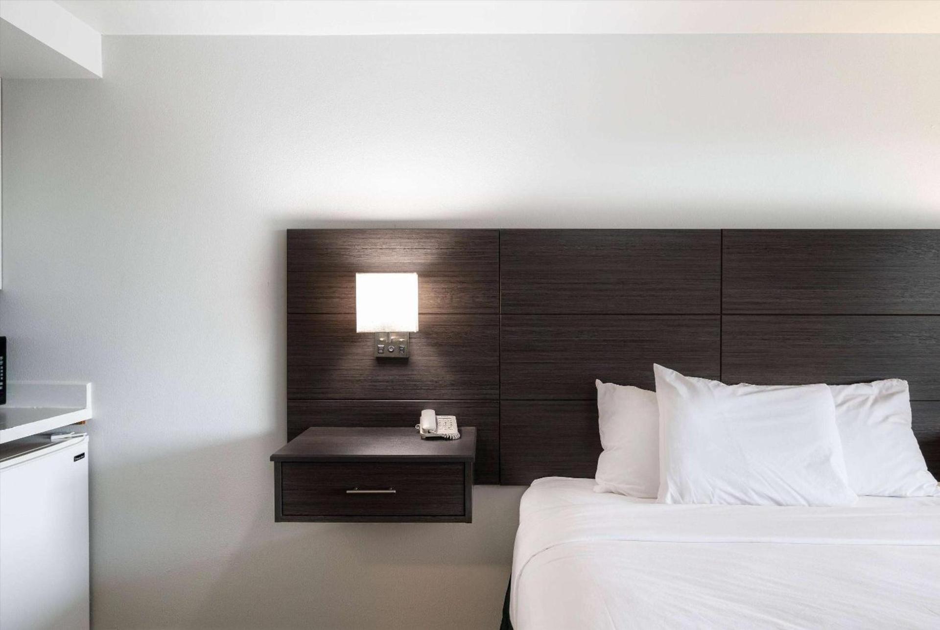 Baymont INN & Suites by Wyndham photo 18