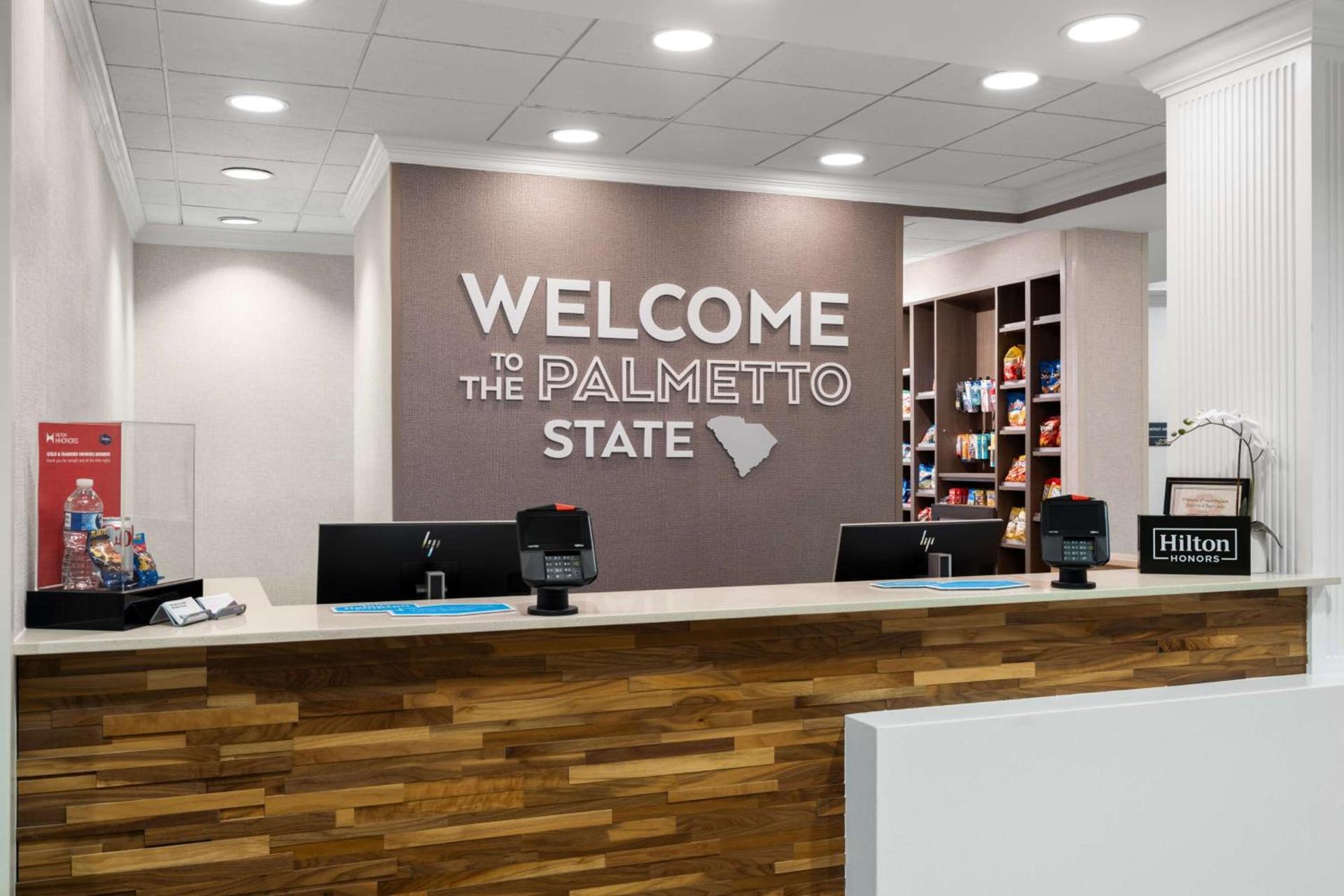 Hampton Inn Charleston North photo 2