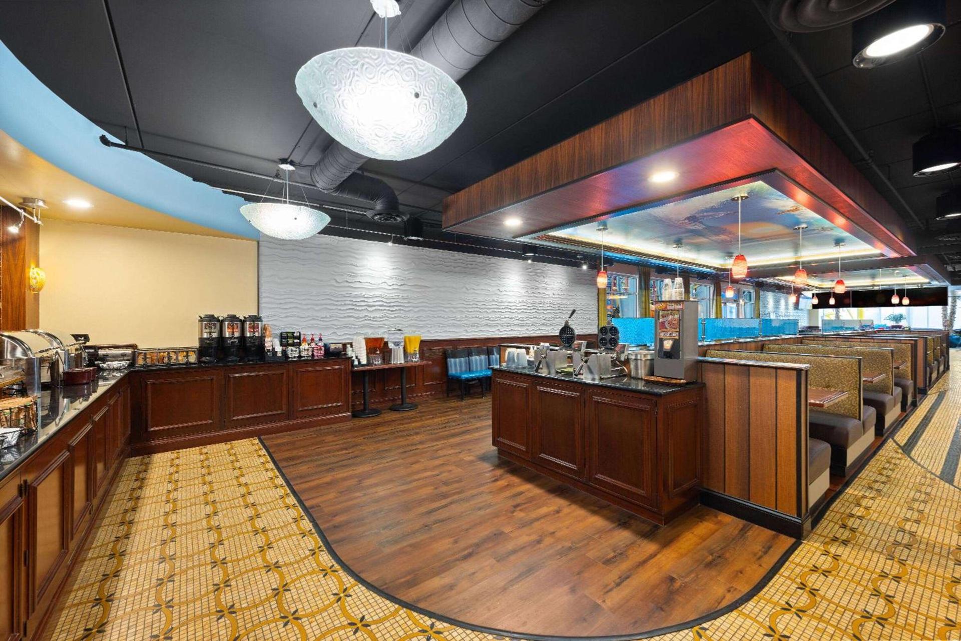 La Quinta Inn and Suites by Wyndham at WaTiki Waterpark photo 11
