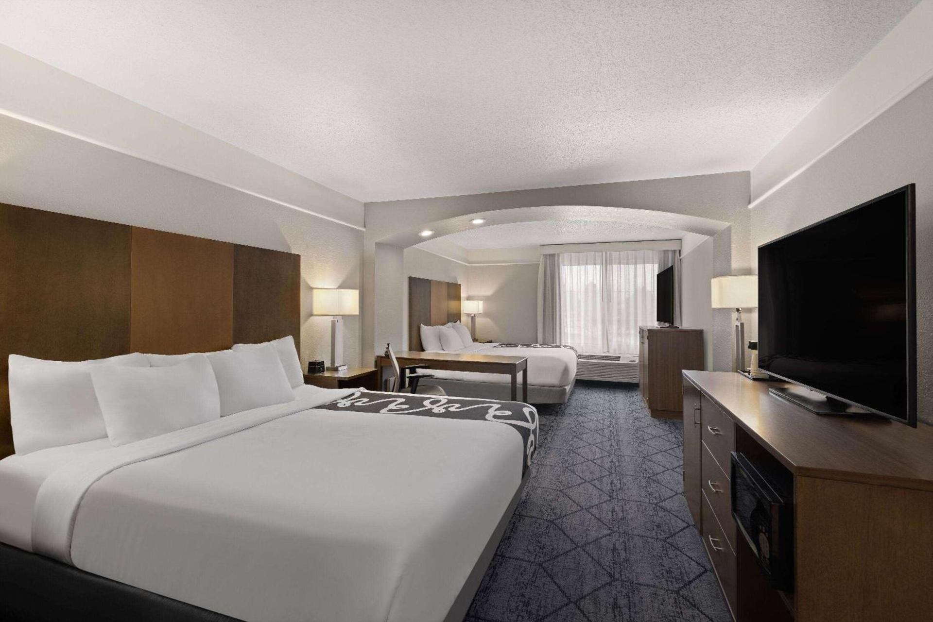 La Quinta Inn and Suites by Wyndham at WaTiki Waterpark photo 14