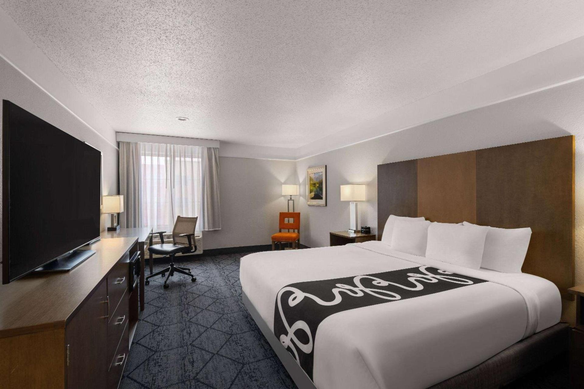 La Quinta Inn and Suites by Wyndham at WaTiki Waterpark photo 26